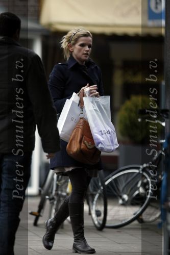 Amsterdam 14 januari 2009
Tooske Ragas op de fiets boodschappen aan het doen.
Peter Smulders bv