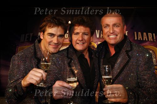 Hilversum 1 februari 2009
De toppers Gordon Rene Froger en Jeroen v d Boom tijdens het nationale songfestival in studio 22.
Jack v Gelder presenteert het programma.
Peter Smulders bv