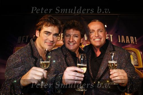 Hilversum 1 februari 2009
De toppers Gordon Rene Froger en Jeroen v d Boom tijdens het nationale songfestival in studio 22.
Jack v Gelder presenteert het programma.
Peter Smulders bv