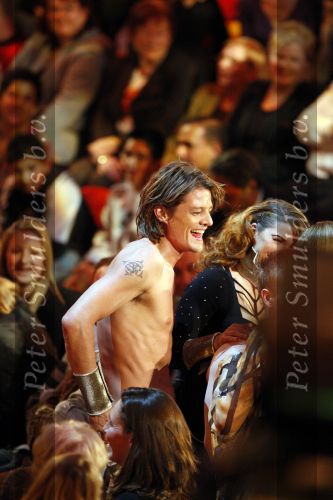 Amsterdam 17 december 2007
Tros Kerstcircus bij afrika afrika . Yuri v Gelder Daniel Boissevain Tygo Gernandt en Haukes