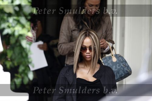 Amsterdam 230608
Tyra Banks verlaat het Amstel hotel. 
Ze is hier voor opnames van America\'s Next Top Model.
