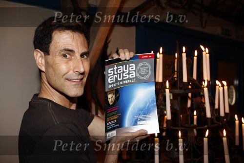 Esbeek 12 maart 2008
Uri geller bij presentatie van tijdschrift Roland Jan Heyn.
Peter Smulders bv