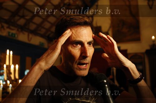 Esbeek 12 maart 2008
Uri geller bij presentatie van tijdschrift Roland Jan Heyn.
Peter Smulders bv