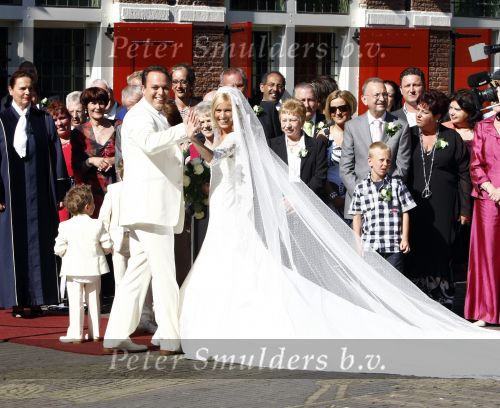 Fijnaart Willemstad 9 mei 2008
Trouwen Frans Bauer en Mariska. Christian Jan en Frans Jr zijn natuurlijk erbij.
Peter Smulders bv