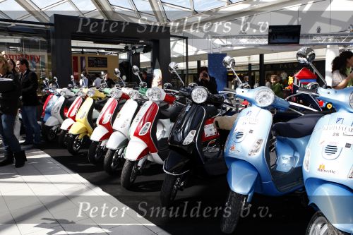Amsterdam 12 mei 2009
Het blad Grazia organiseert samen met vespa scooters een leuke rally door amsterdam heen.
Peter Smulders bv