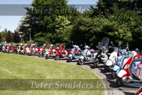 Amsterdam 12 mei 2009
Het blad Grazia organiseert samen met vespa scooters een leuke rally door amsterdam heen.
Peter Smulders bv