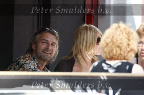 Amsterdam 7 mei 2008
Victor Reinier met zijn vrienin Kim Petit op terras in Amsterdam.
Peter Smulders bv