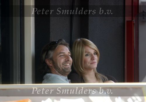 Amsterdam 7 mei 2008
Victor Reinier met zijn vrienin Kim Petit op terras in Amsterdam