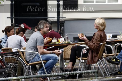 Amsterdam 23 mei 2009
Victor Reinier met zijn (ex) vriendin Kim Petit op een terrasje.
Peter Smulders bv