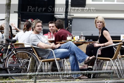 Amsterdam 23 mei 2009
Victor Reinier met zijn (ex) vriendin Kim Petit op een terrasje.
Peter Smulders bv
