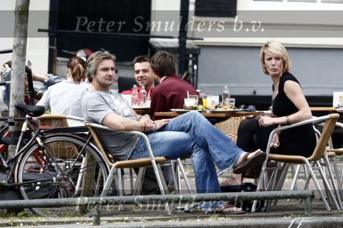 Amsterdam 23 mei 2009
Victor Reinier met zijn (ex) vriendin Kim Petit op een terrasje.
Peter Smulders bv