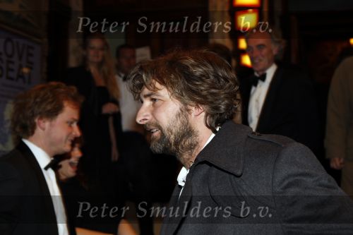 Amsterdam 3 december 2007
Viktor Reinier met baard bij premiere film nicole Kidman in Tuschinski, Viktor was voor het eerst na het ongeluk van zijn vriendin Kim weer bij ee premiere.