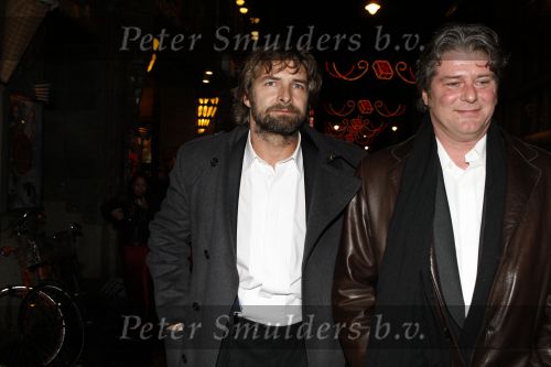 Amsterdam 3 december 2007
Viktor Reinier met baard bij premiere film nicole Kidman in Tuschinski, Viktor was voor het eerst na het ongeluk van zijn vriendin Kim weer bij ee premiere.