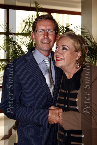 Noordwijk 17 mei 2009
Feest Astrid Engels bij de hotels van Oranje. Viola Holt met man Peter
Peter Smulders bv