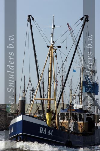 Harlingen, 31 Juli 2008
De HA 44 vaart de haven binnen van Harlingen
