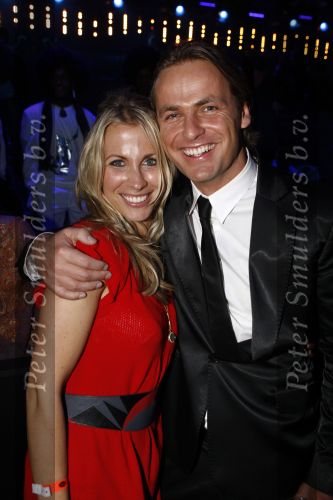 Hilversum 1 maart 2008
Finale van idols in studio 22 . Martijn Krabbe en Wendy v Dijk presenteren het programma. Uiteindelijk wint Nikki van Nathalie. John Ewbank met zijn vrouw Vivian Reys Ewbank
Peter Smulders bv