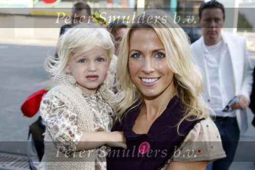Amsterdam 6 oktober 2007
Premiere Kabouter Plop. Vivian Ewbank met dochter Day.