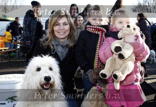 Diemen 14  februari 2009
Wandeltocht voor honden in het diemer bos. Vivian Slingerland met puck en Rebel
Peter Smulders bv