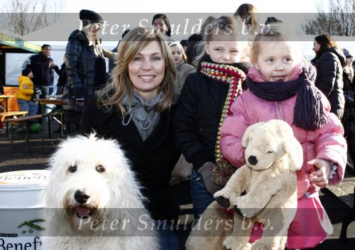 Diemen 14  februari 2009
Wandeltocht voor honden in het diemer bos. Vivian Slingerland met puck en Rebel
Peter Smulders bv