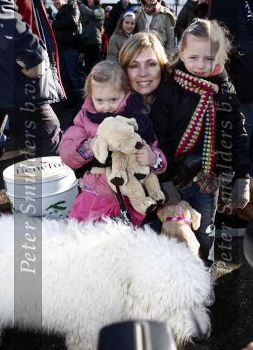 Diemen 14  februari 2009
Wandeltocht voor honden in het diemer bos. Vivian Slingerland met puck en Rebel
Peter Smulders bv