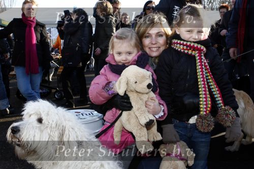 Diemen 14  februari 2009
Wandeltocht voor honden in het diemer bos. Vivian Slingerland met puck en Rebel
Peter Smulders bv