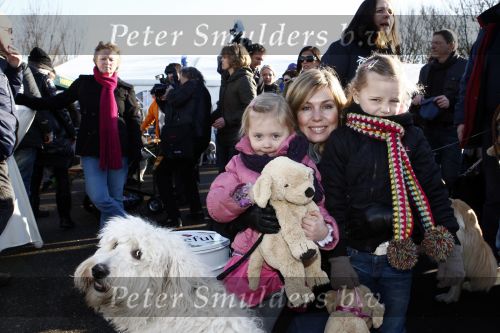 Diemen 14  februari 2009
Wandeltocht voor honden in het diemer bos. Vivian Slingerland met puck en Rebel
Peter Smulders bv