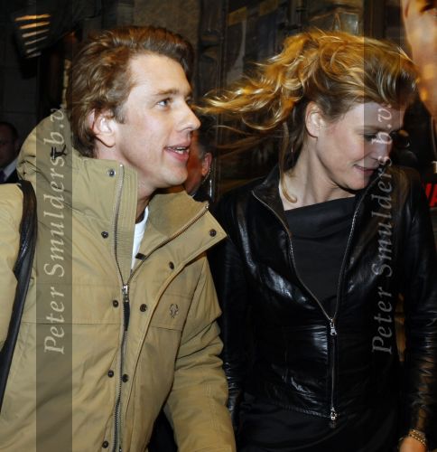 Amsterdam 22 januari 2009
Premiere Valkyrie in Tuschinski. Sophie Hilbrand en en Waldemar Torenstra
Peter Smulders bv