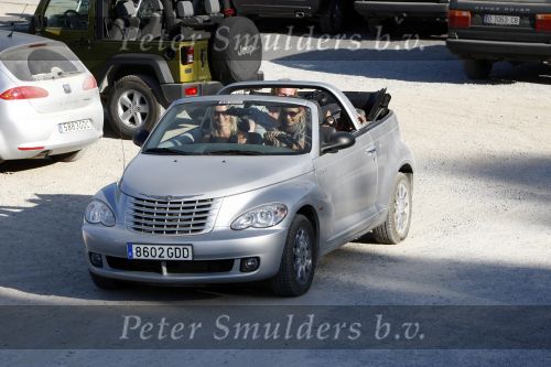 Ibiza 4 juli 2008
Wendy v Dijk op vakantie met haar zoontje Sem en vrienden
Ze heeft een cabrio gehuurd.