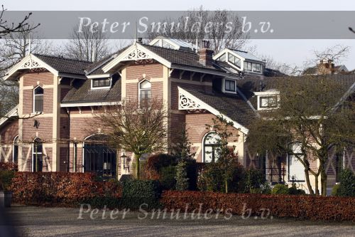 Nigtevecht 8 maart 2008
Erland Galjaard zijn auto (zilvergrijze audi) staat s ochtends vroeg bij het huis van Wendy v Dijk geprkeerd. Wendy haar auto (zilvergrijze Range Rover) staat er ook.
Peter Smulders bv