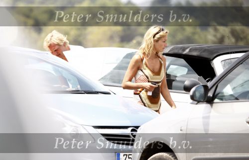 Ibiza  12 juli 2008
Wendy v Dijk met haar zoontje Sem en broer Mike v Dijk op vakantie op ibiza.