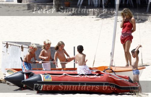 Ibiza  12 juli 2008
Wendy v Dijk met haar zoontje Sem en broer Mike v Dijk op vakantie op ibiza.