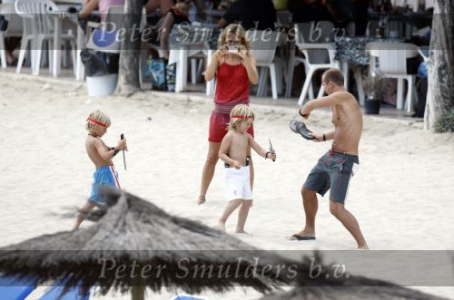 Ibiza  12 juli 2008
Wendy v Dijk met haar zoontje Sem en broer Mike v Dijk op vakantie op ibiza.