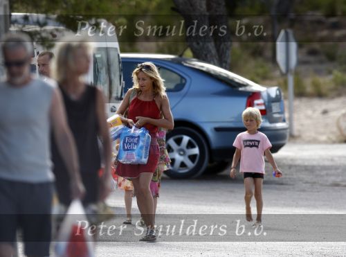 Ibiza  12 juli 2008
Wendy v Dijk met haar zoontje Sem en broer Mike v Dijk op vakantie op ibiza.