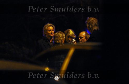 Hilversum 16 februari 2008
Erland Galjaard en Wendy v Dijk verliefd en kussend op parkeer terrein op het mediapark.
Peter Smulders bv