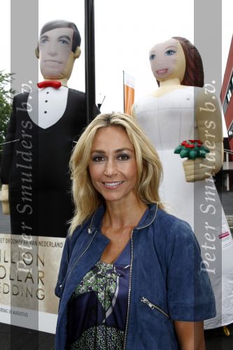 Hilversum 22 augustus 2008
Wendy v Dijk bij de presentatie van haar nieuwe progreamma one million dollar wedding.
Peter Smulders bv