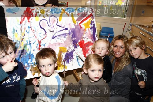 Uithoorn 23 januari 2008
Wendy v Dijk met Sem en broer Mike voorlezen tijdens de nationale vorleesdag  bij de speeldoos.