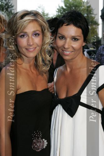 Amsterdam 31 augustus 2005
Presentatie Glamour en Lady card in Amstel hotel.
Wendy v Dijk met Dyanne Beekman