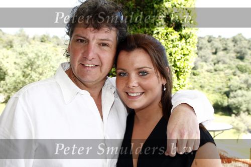 Marbella 25 april 2008
Kleind ochter van Gerrit en Toos v d Valk Wendy zingt tijdens de alex golfdagen in Marbella haar liedjes. Oma Toos en Rene Froger zijn danig onder de indruk.

Peter Smulders bv