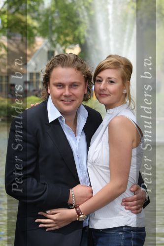 Laren, 2 Mei 2008
Volkszanger Wesly Bronkhorst met zijn vriendin Danielle Dering
Foto Peter Smulders BV