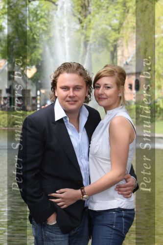 Laren, 2 Mei 2008
Volkszanger Wesly Bronkhorst met zijn vriendin Danielle Dering
Foto Peter Smulders BV