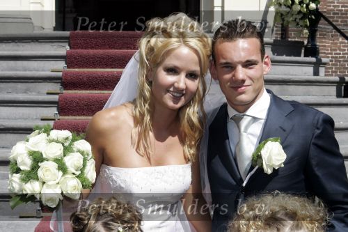 Maarssen 18 juni 2005
Wesley Sneijder en Ramona Streekstra trouwen .
 Wesley en Ramona kussend
Peter Smulders bv