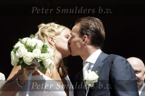 Maarssen 18 juni 2005
Wesley Sneijder en Ramona Streekstra trouwen .
 Wesley en Ramona kussend
Peter Smulders bv