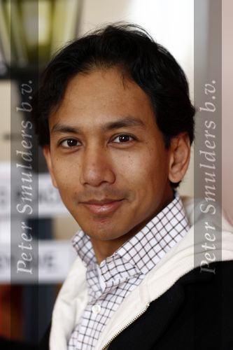 Zeist 26 maart 2008
Presentatie postzegels 101 dalmatiers bij Wibi Soejadi in zijn huis.
Peter Smulders bv
