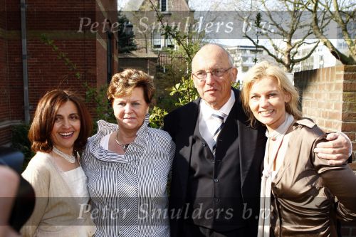 DEn Haag 11 april 2008
Wilfred Geneen en zijn vrouw Lili trouwden in Den Haag. Ouders en zus Wilfred en moeder Lili
Peter Smulders bv
