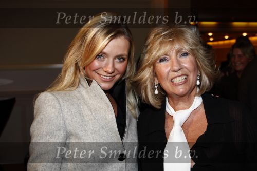 Hilversum 11 januari 2009
Willeke Alberti foundation bij studio 21. Willeke met Gigi Ravelli
Peter Smulders bv