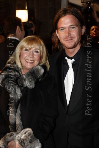 Amsterdam 17 maart 2008
Premiere Zomerhitte in Tuschinski. Johnny de Mol en zijn moeder Willeke Alberti
Peter Smulders bv
