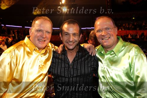 Amsterdam 17 december 2007
Tros Kerstcircus bij afrika afrika .Najib Amhali en  Rene en Willy v d Kerkhof