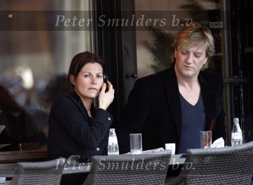 Amsterdam 11 februari 2008 Wim Kieft op etraas met zijn vriendin.
Peter Smulders bv