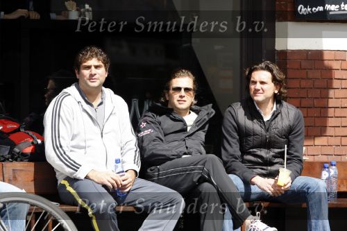 Amsterdam 1 mei 2008
Winston Gerschtanowitz met 2 vrienden op een terras in Amsterdam.
Peter Smulders bv
