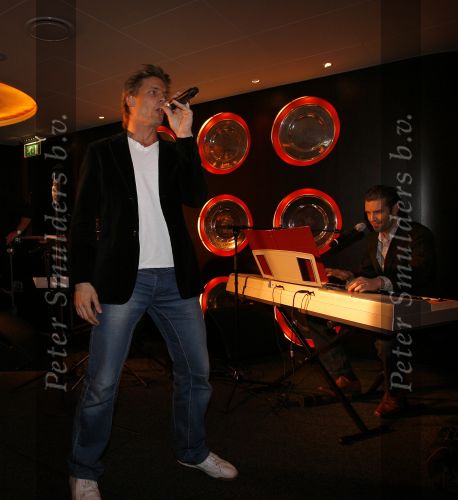 Eindhoven, 7 December 2007 Optreden van Winston Post in de BusinessLounge van PSV na afloop voetbalwedstrijd